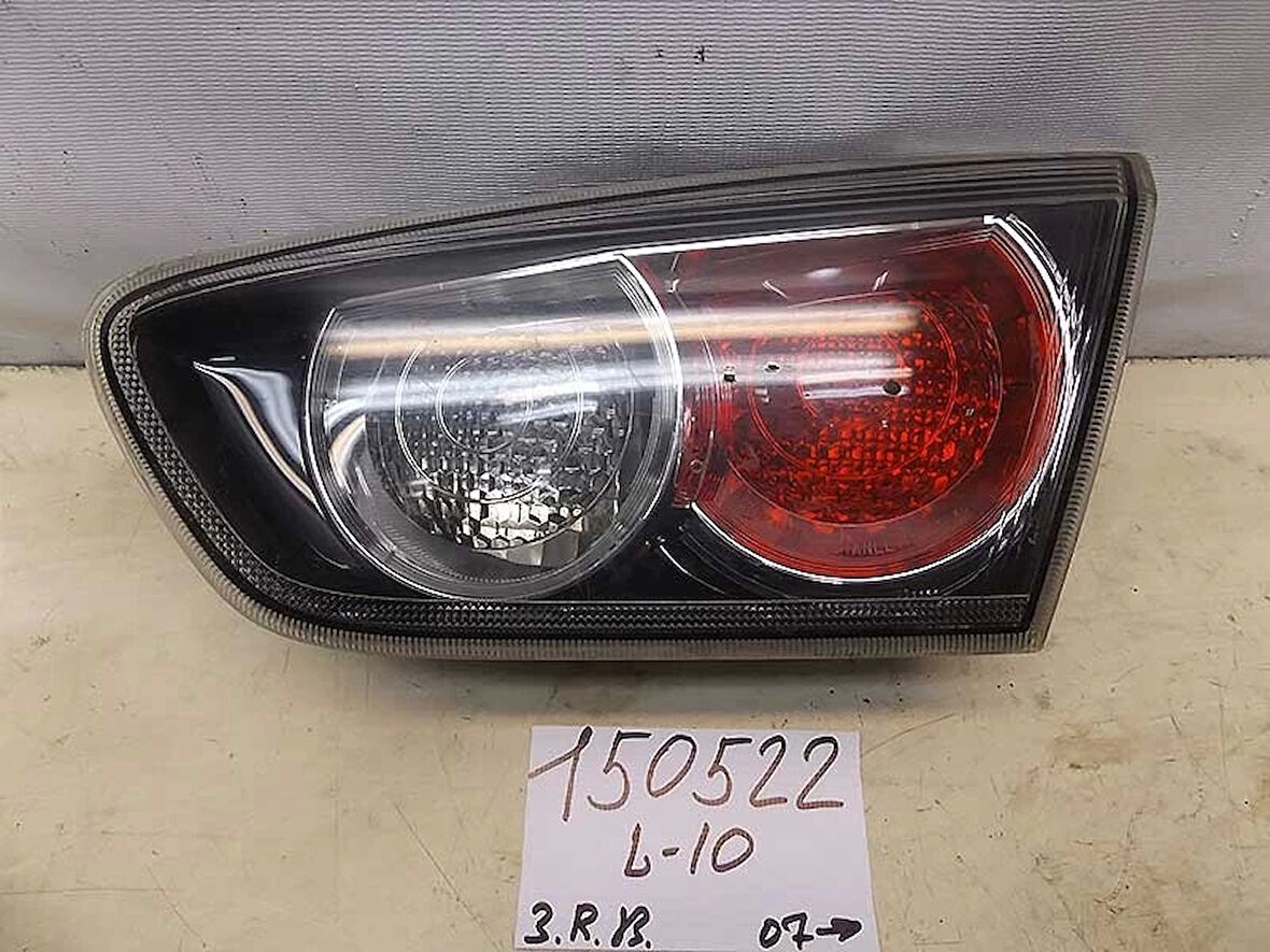 Stop Lambası İç  Sağ . Japon Lancer (Cy) 1.5:1.6 10- (Oem No: 8330A656)