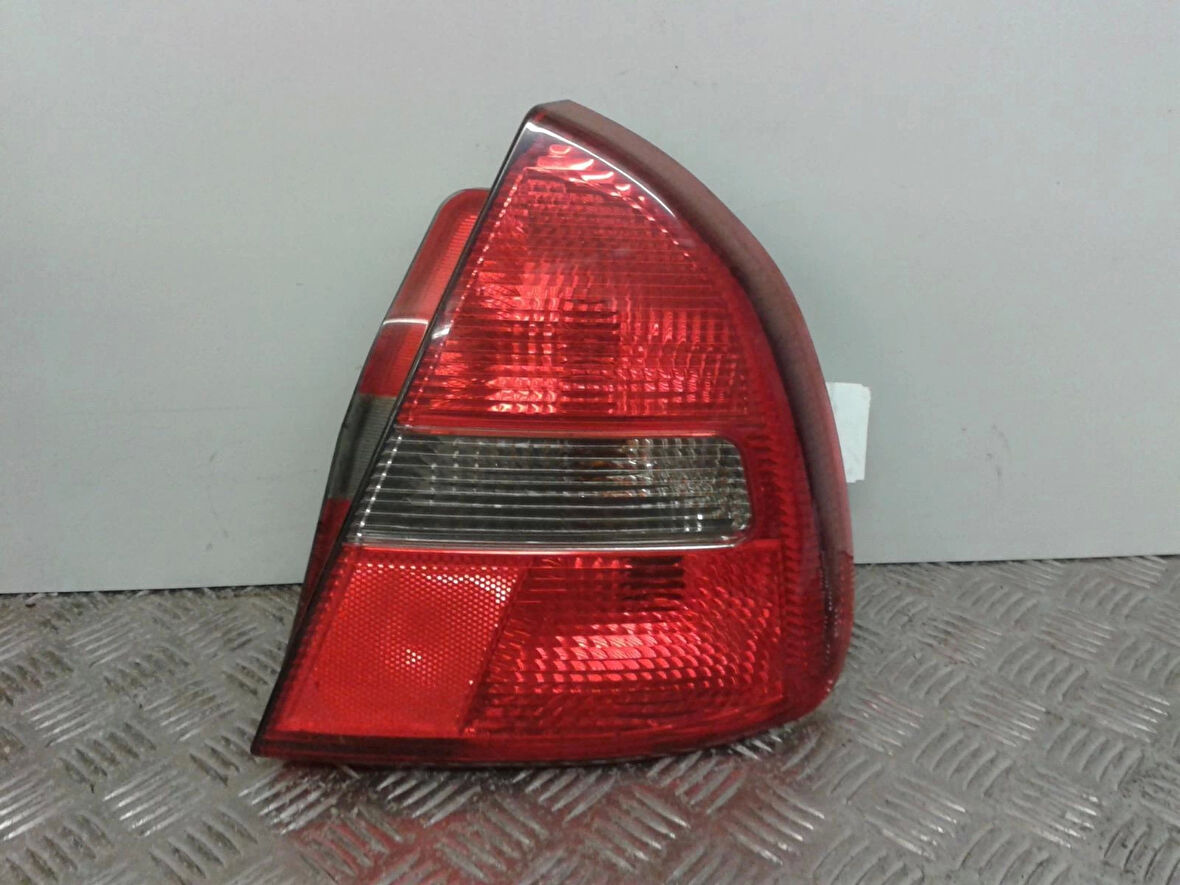 Stop Lambası Dış Sağ . Japon Carısma (Da) Hb 1.6:1.8:1.9 Dı-D 99-05 (Oem No: Mr485470)