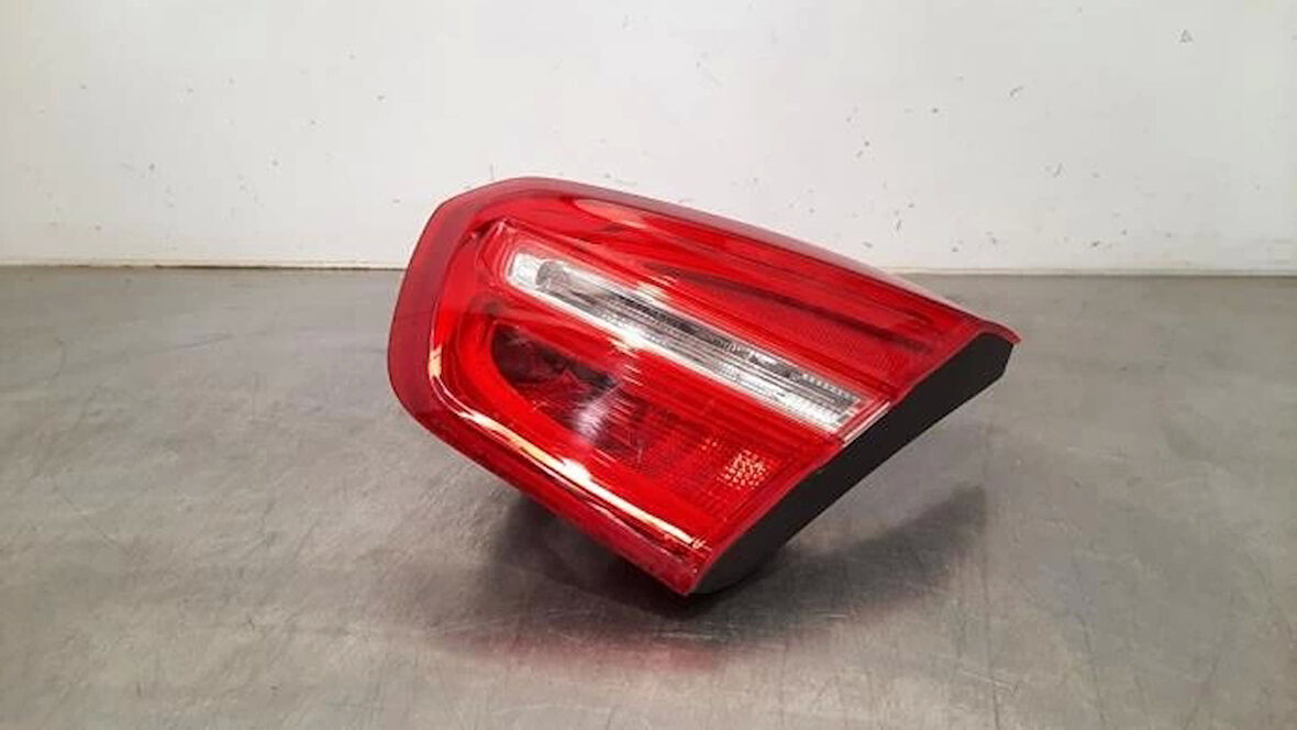 Stop Lambası İç  Sağ Mercedes Gla 156 Bm 2013- (Oem No: A1569061458)