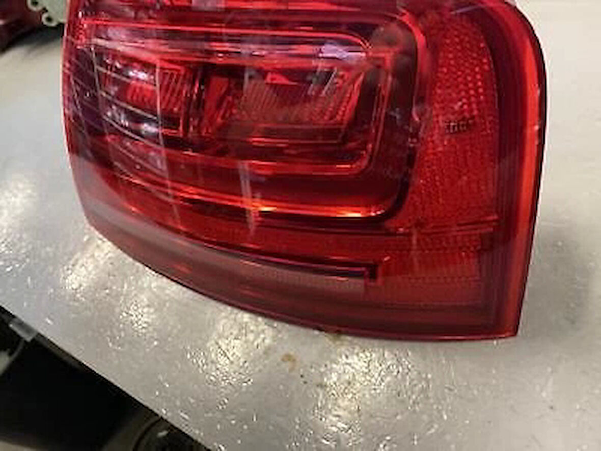 Stop Lambası A3 13Sonrası Ledli Dış Sağ Sedan (Oem No: 8V0945096A)