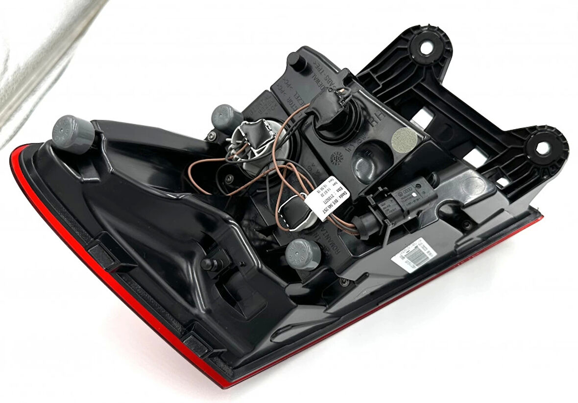 Stop Lambası Dış Sağ Vw Fabıa Bm 22- (Oem No: 6Ve945096)