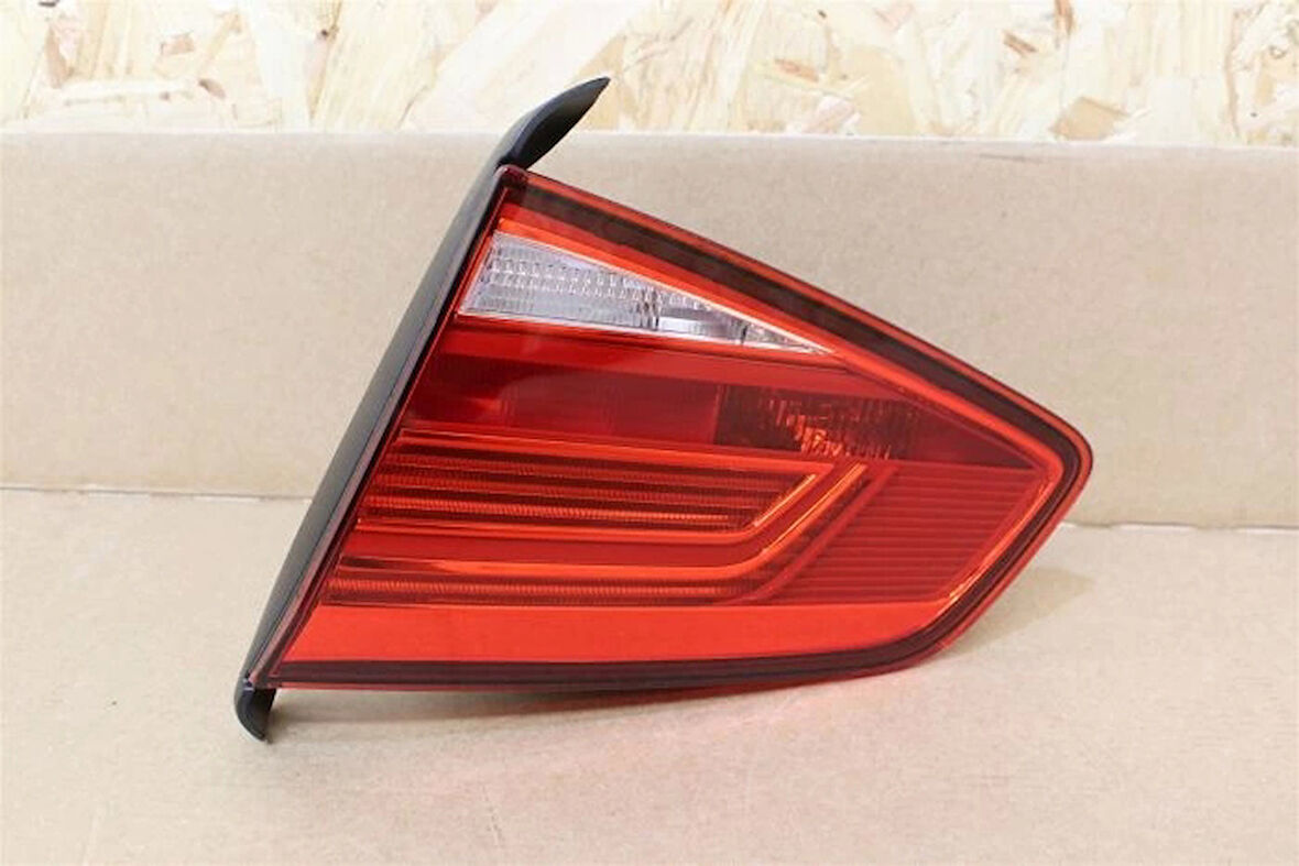 Stop Lambası Iç Sag Vw Passat Bm 15- (Oem No: 3G5945094B)