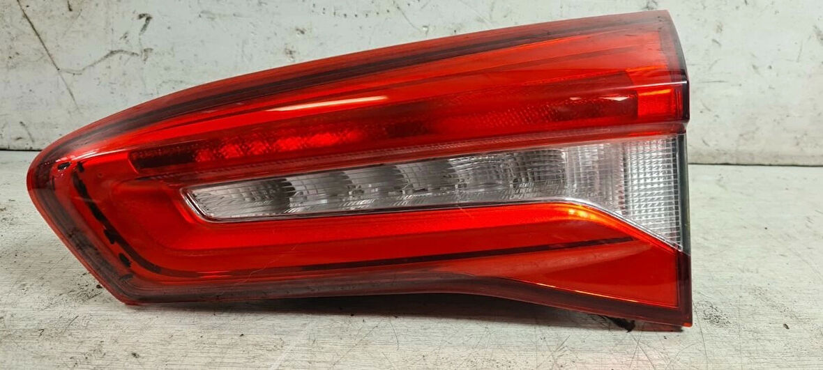Stop Lambası Iç Sag Sedan Ford Focus Bm 18- (Oem No: Jx7B 13A602 Ae)