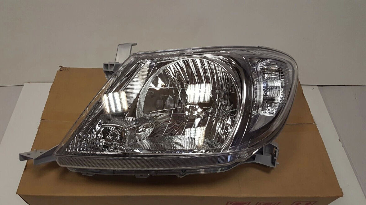 Far Hılux 09-10 Manuel Vıgo Sol (Oem No: 81170-0K210)