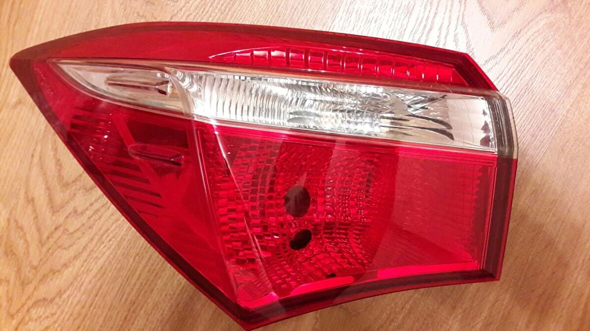 Stop Lambası Corolla 13-15 Dış Sol (Oem No: 81561-02760)