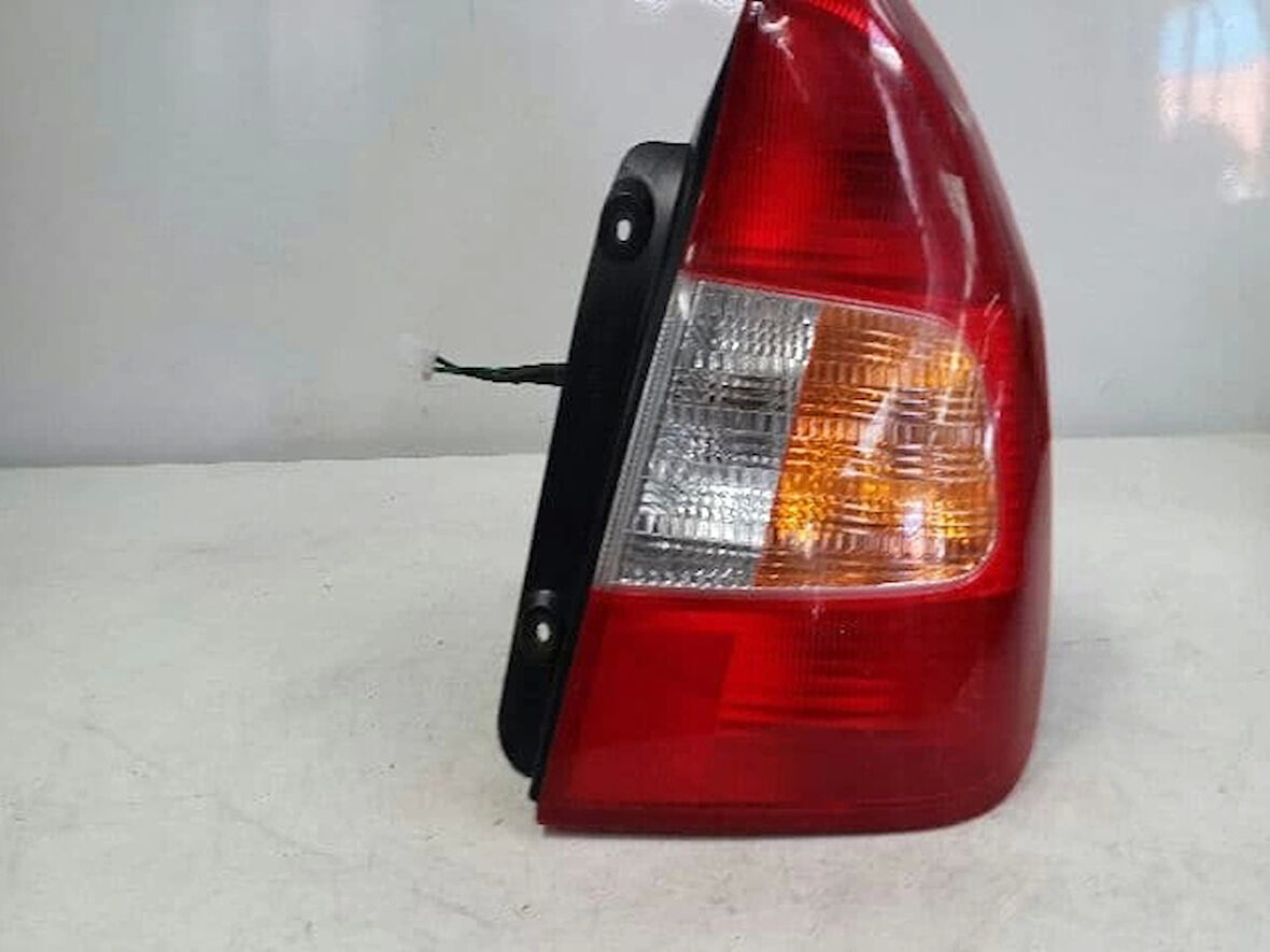 Stop Lambası Accent 00-02 Duylu Sağ (Oem No: 92402-25000)