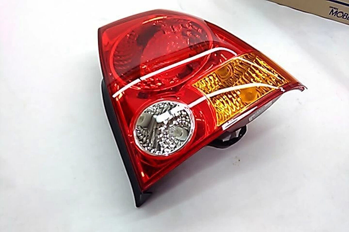 Stop Lambası Accent 03-06 Admıre Duylu Sağ (Oem No: 92402-25500)