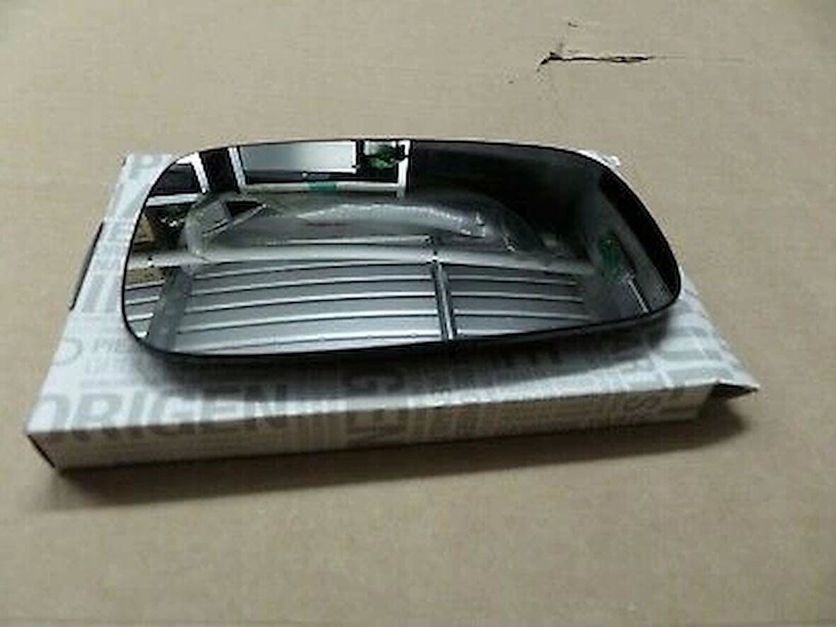 Ayna Camı Sag/Sol Mekanık Asferık Renault Megane Iı/Scenıc Iı/Clıo Iıı Bm 03- (Oem No: 7701054753)