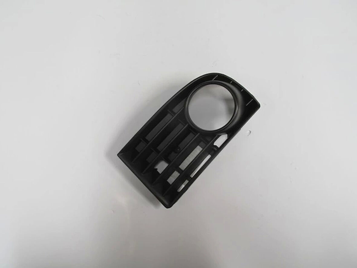 Volkswagen Golf- 5- 04/09; Sis Lamba Kapağı Sol Siyah (Sis Delikli) (Pütürlü Tip) (Tw) (Oem No: 1K0853665B9B9)
