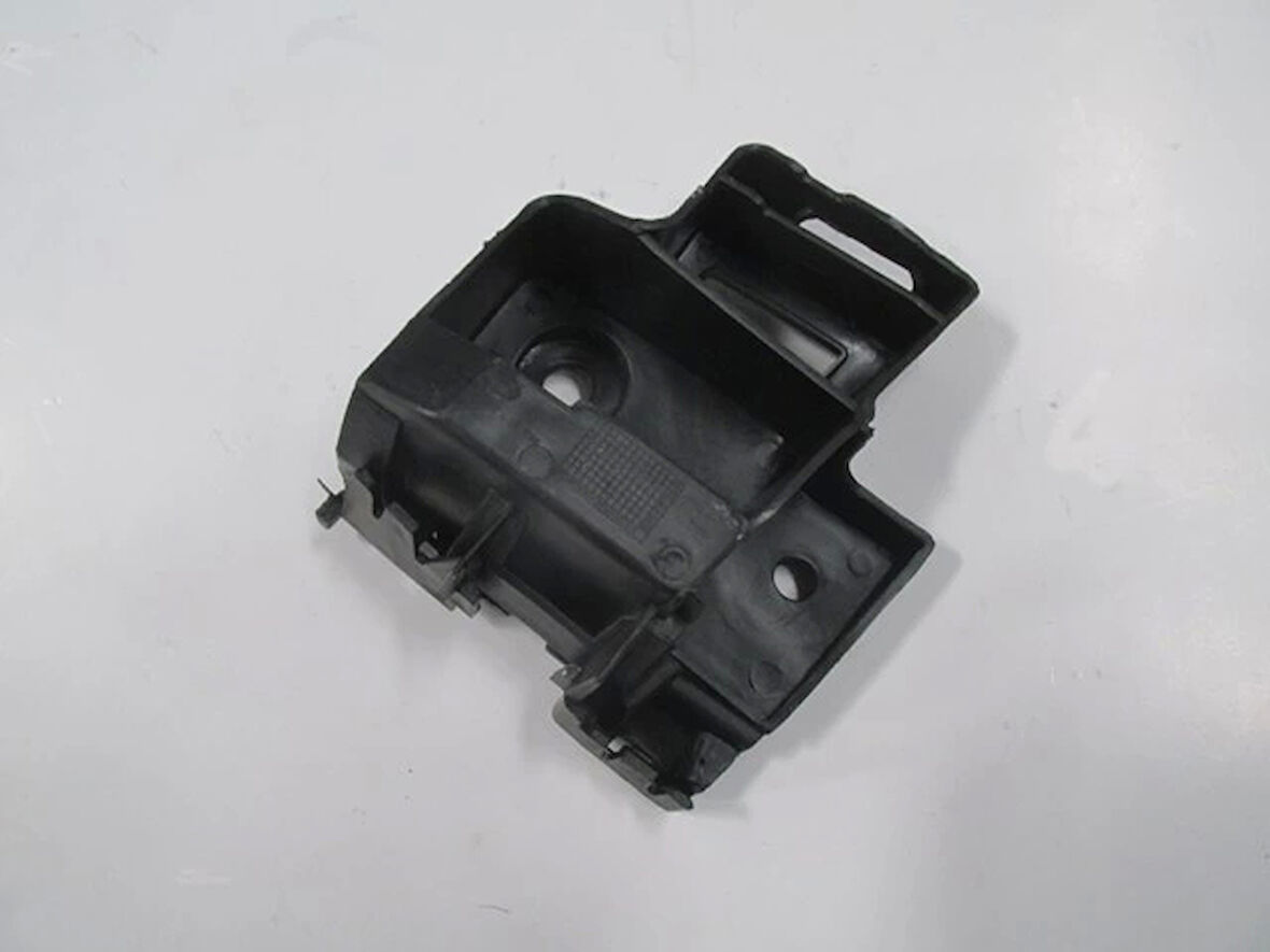 Volkswagen Golf- 6- 09/12; Arka Tampon Bağlantı Braketi Sağ Küçük (Tw) (Oem No: 5K6807394A)