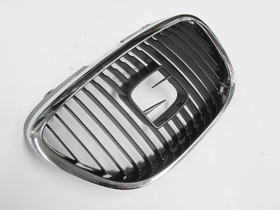 2005-2009 Seat Leon Ön Panjur Siyah (Nikelaj Çerçeveli) (Tüv)(Tyg) (Oem No:5P0853651A9B9)