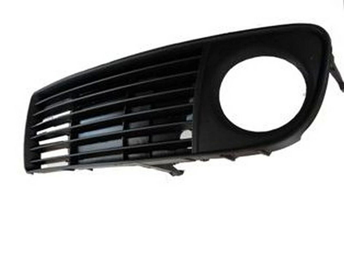 1998-2001 Audi A6 Sis Kapağı Sol Siyah (Sis Delikli) (Bfn) (Adet) (Oem No:4B0807681J01C)