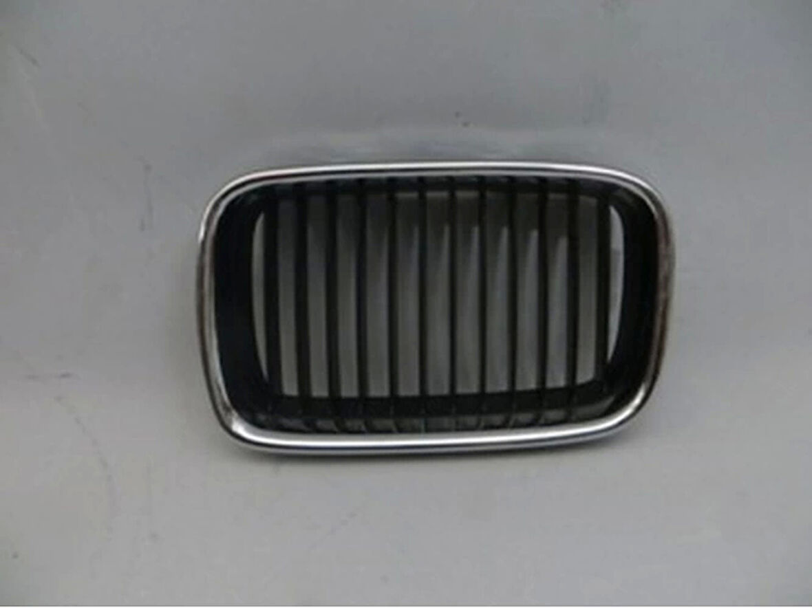 1991-1994 Bmw 3 Serı E36 Sd/Coupe Ön Panjur Sol Siyah/Nikelaj Çerçeveli (Tw) (Oem No:51138122237)