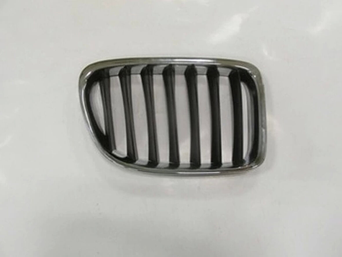 2013-2015 Bmw X1 E84 Ön Panjur Sağ Nikelajlı- İç Petekleri Siyah (Adet) (Oem No:51112993306)