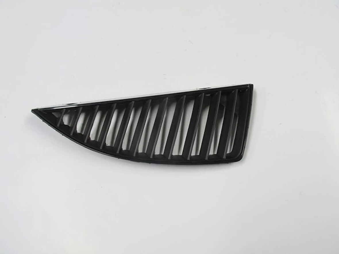 Mıtsubıshı Lancer- 04/06; Ön Panjur Sağ Siyah (Fpı) (Oem No: Mn161116)