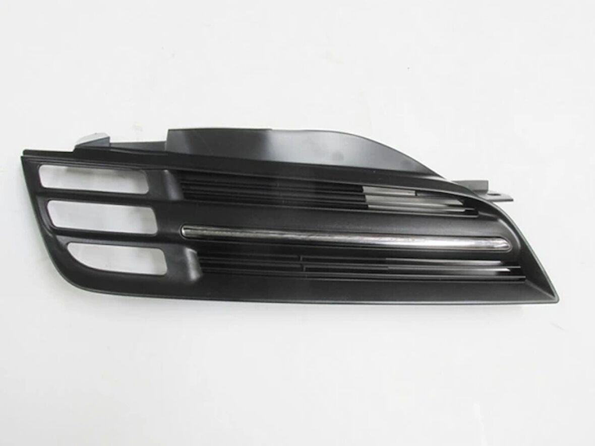 2003-2006 Nıssan Mıcra K12 Ön Panjur Sağ Siyah Nikelaj Kaplamalı 3 Sinyalli Tip Tyg Oem No: 62320-Ax600