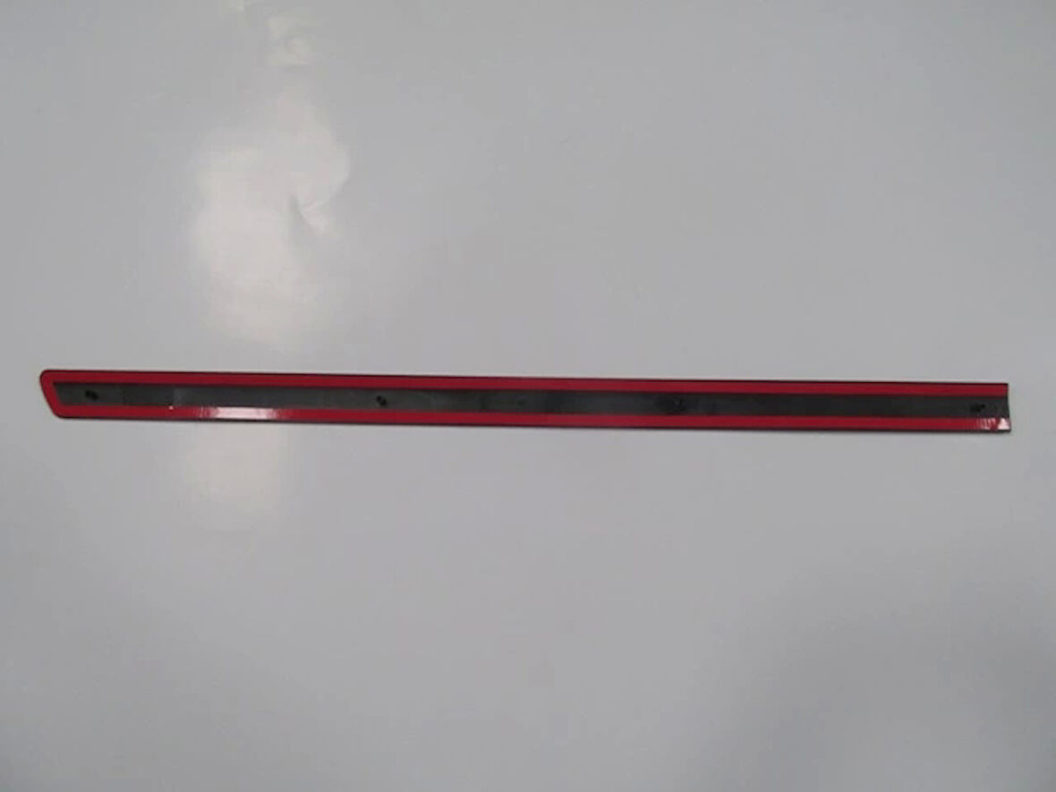 Volkswagen Passat- B5- 97/00; Arka Kapı Bandı Sol Siyah (Oem No: 3B0853753B41)