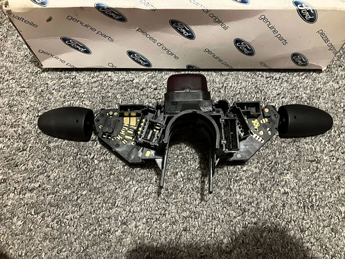 Çamurluk Davlumbazı Ön Sağ Opel Adam Bm 13- (Oem No: 1101191)