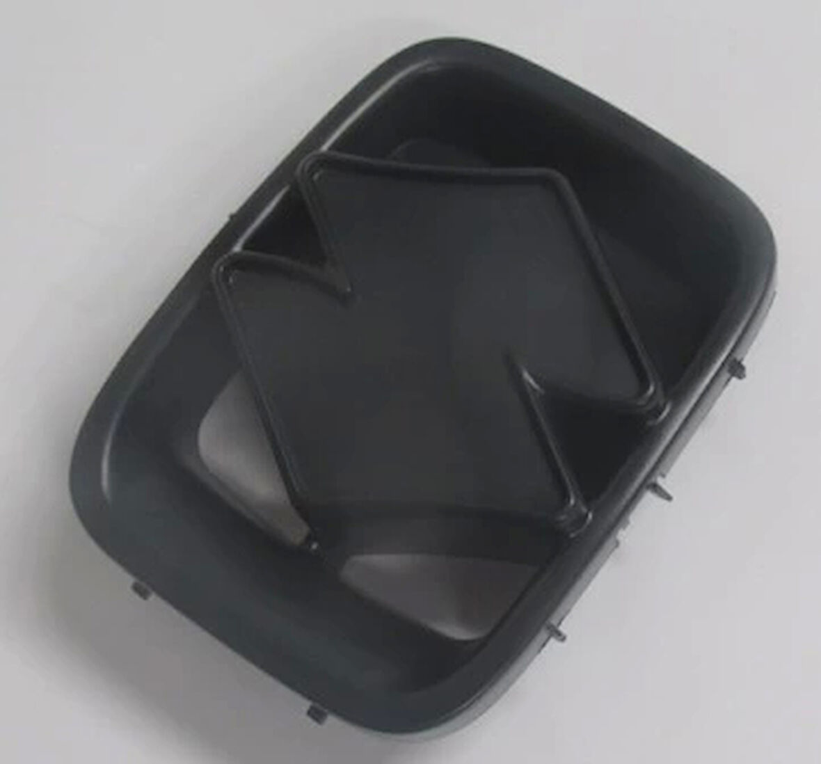 Suzukı Jımny- 06/12; Ön Panjur Orta (Arma Yuvalı) (Tyg) (Oem No: 72111-76J10-5Pk)