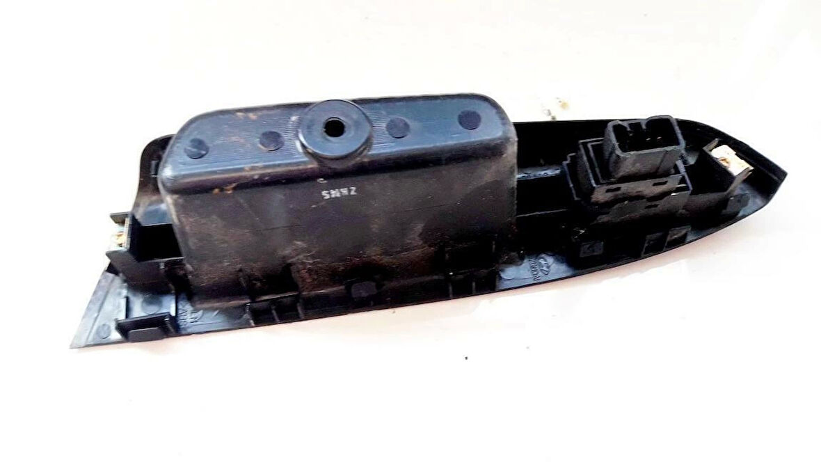 Düğme Cam Açma Getz L Arka Hyundaı Getz (Oem No: 1212Dca4005004)