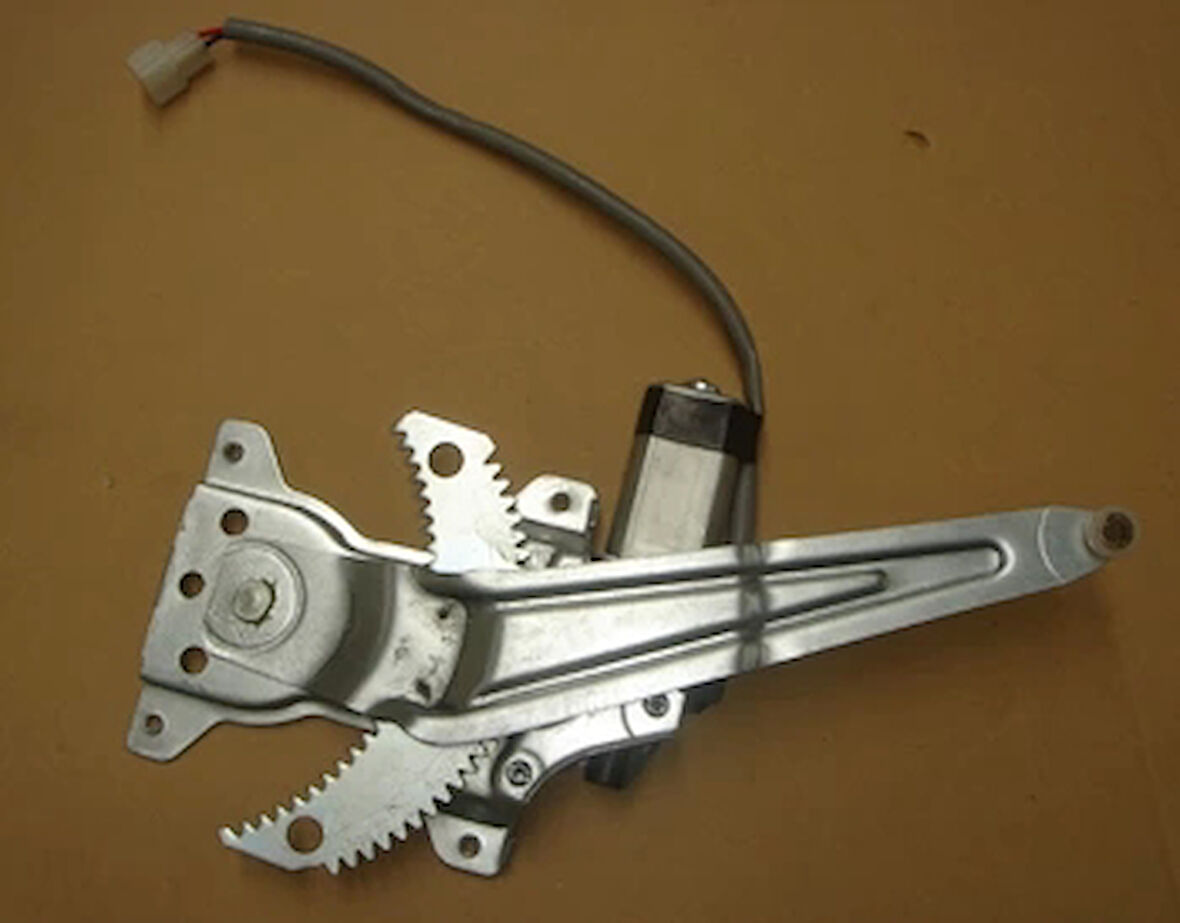 Suzukı Swıft- 05/11; Arka Cam Krikosu Sağ Elektrikli/Motorlu (Tw) (Oem No: 83502-63J10)