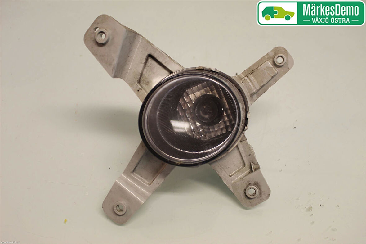 Sis Lamba Kapağı İ10 14-16 Sol (Sis Delikli) (Oem No: 86527-B9000)