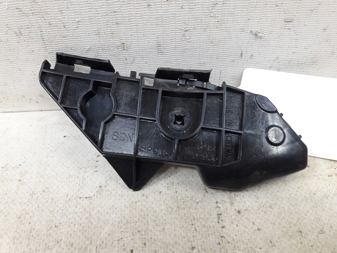 Tampon Bağlantı Braketi Corolla Arka 06Sonrası Sol (Oem No: 52158-02030)