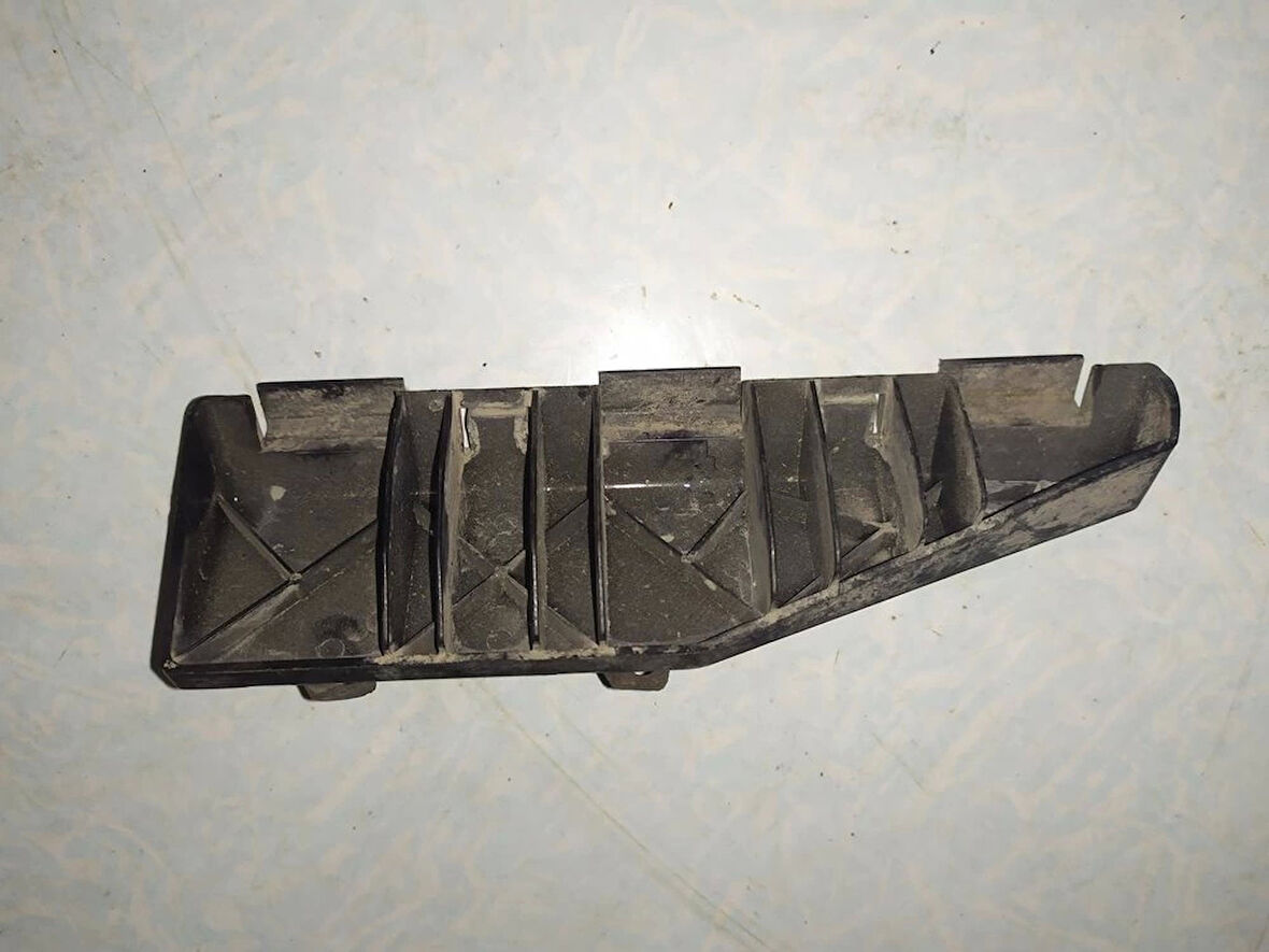 Tampon Bağlantı Braketi Corolla 02-06 Arka Sağ (Oem No: 52155-02060)