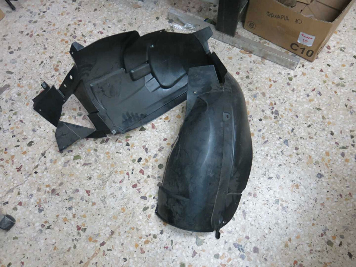 Çamurluk Davlumbazı C3 02-09 Ön Sağ (Oem No: 7136Q8)