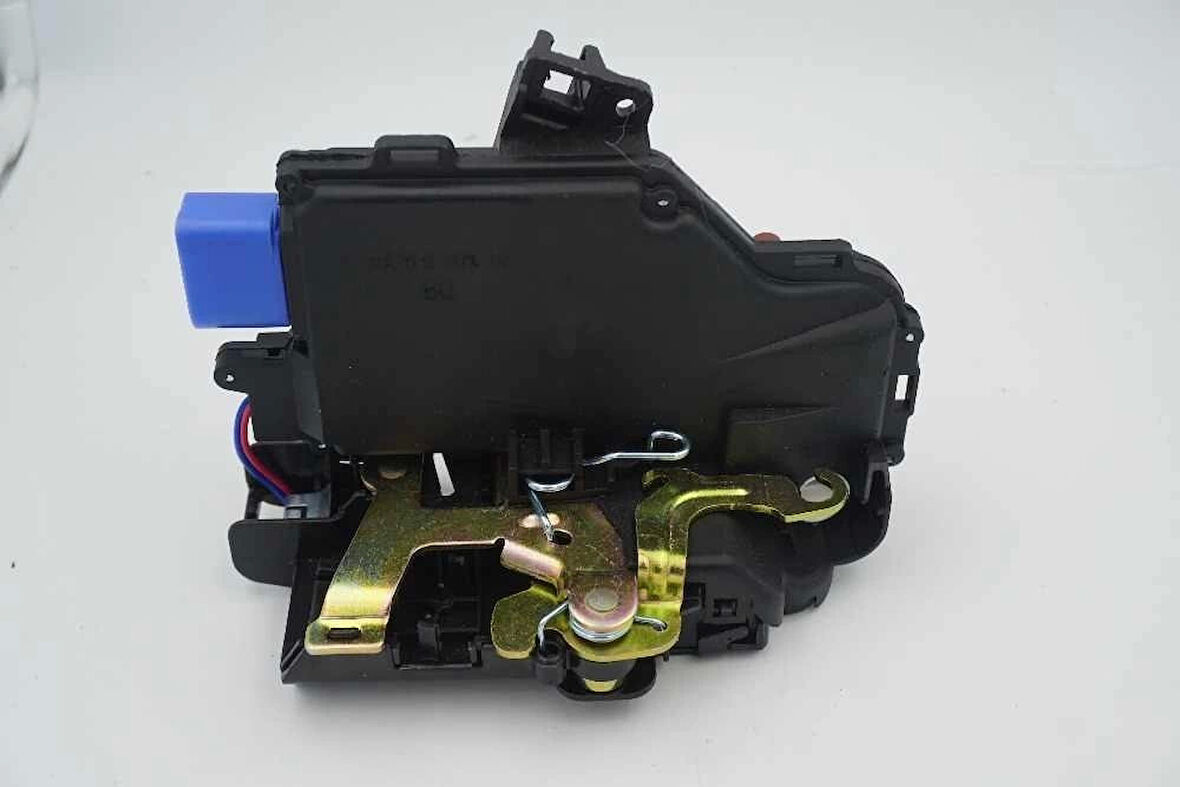 Kilit Kapı Caddy / Golf5 / Jetta / Touareg / Toledo / Altea / Octavia 04-10 Ön Sol (Oem No: 3D1837015Ab)