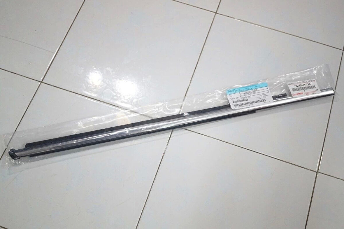 Cam Sıyırıcı Hılux 15-21 Arka Krom Sağ (Oem No: 68180-0K120)