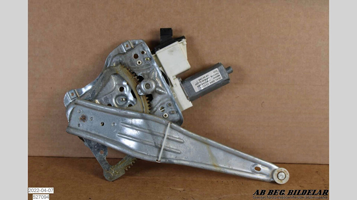 Cam Krikosu Corolla Elektrikli 02-06 Arka Sağ (Oem No: 69830-02120)