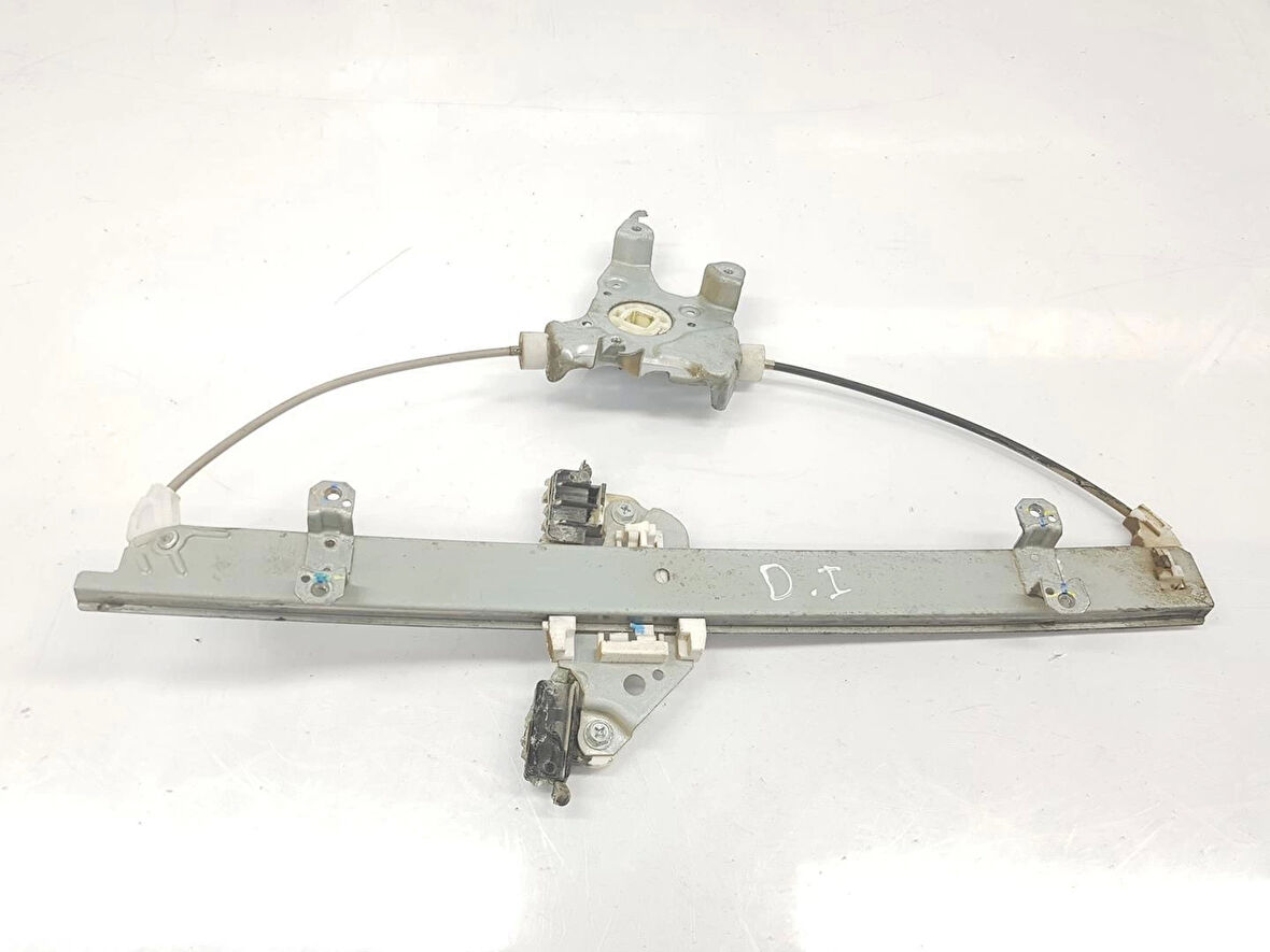 Cam Krikosu Navara 16-19 Elektrikli Ön Sağ (Oem No: 80700-4Kd0B)