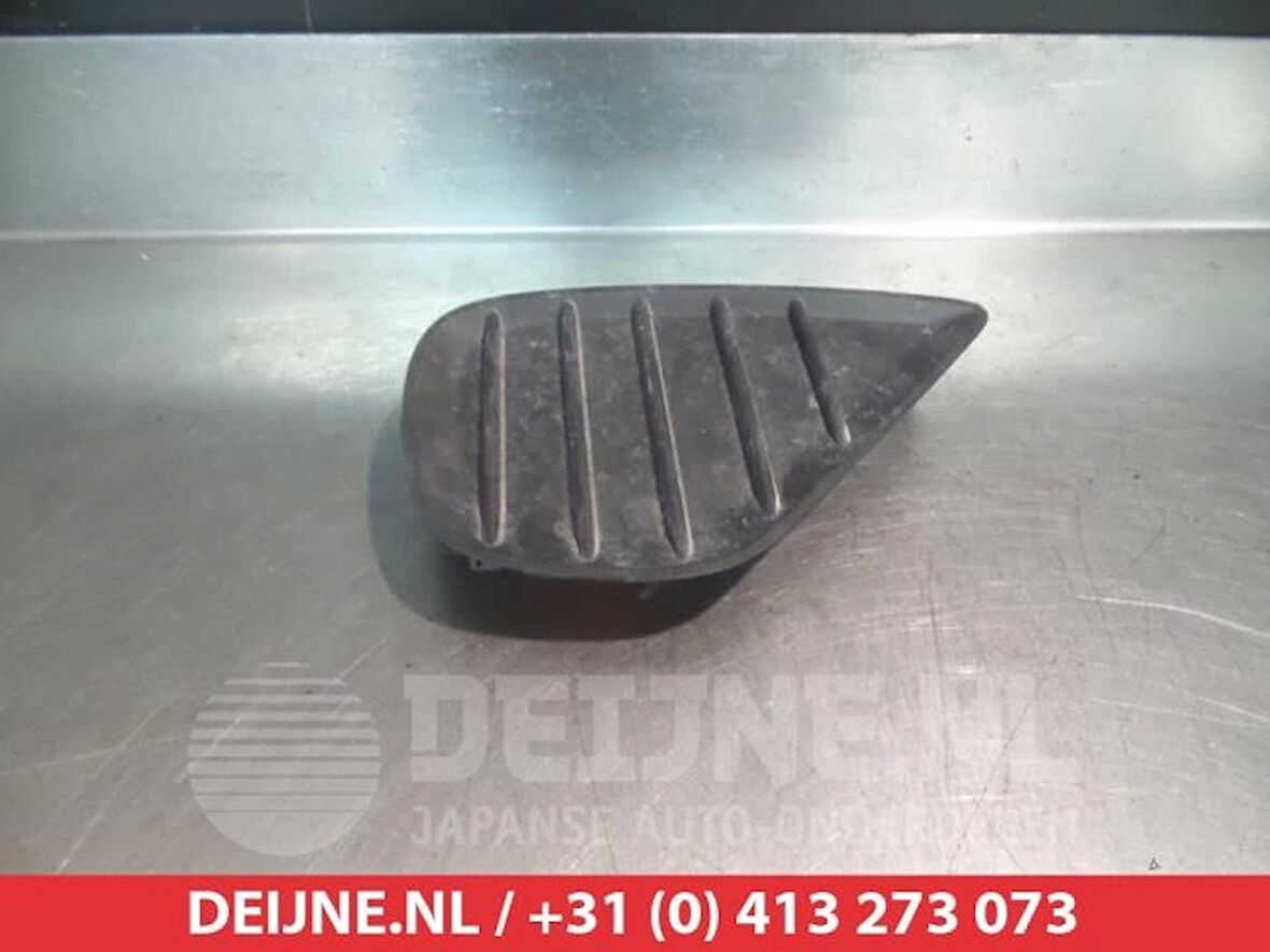 Sis Lamba Kapağı Yarıs 15-16 Sağ (Sis Deliksiz) (Oem No: 81481-0D250)