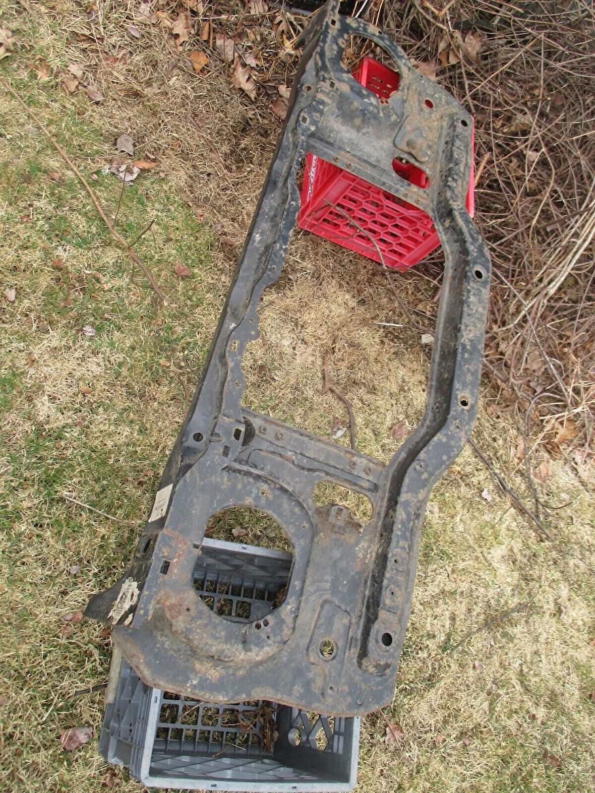 Panel L200 Ön  90-99 (Oem No: Mb506062)