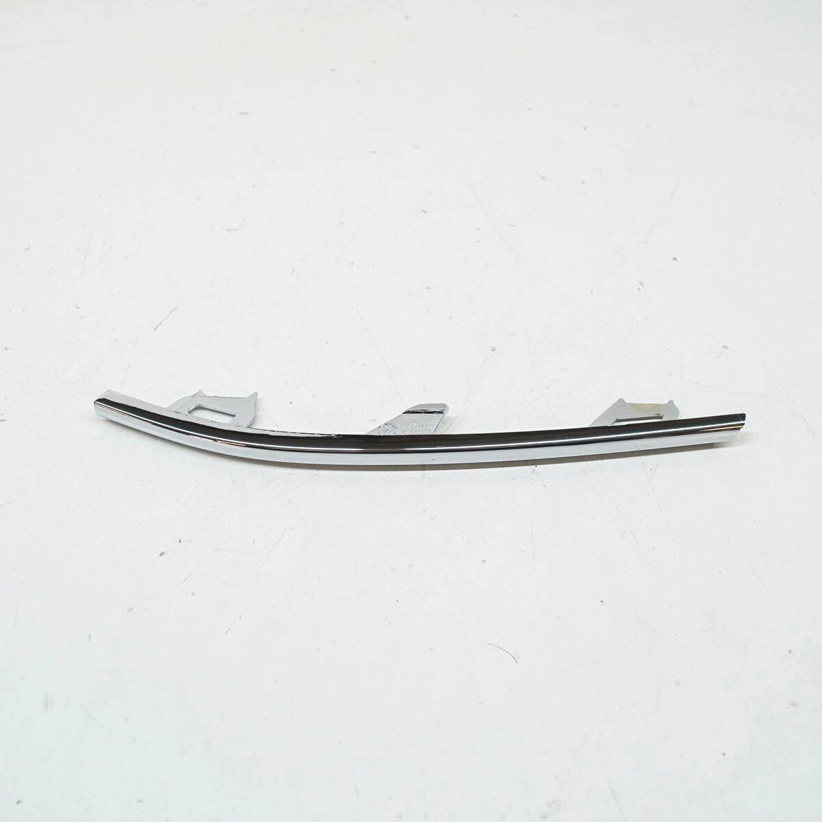 Tampon Bandı Ön Sag Krom Vw Superb Bm 15- (Oem No: 3V0853768A2Zz)