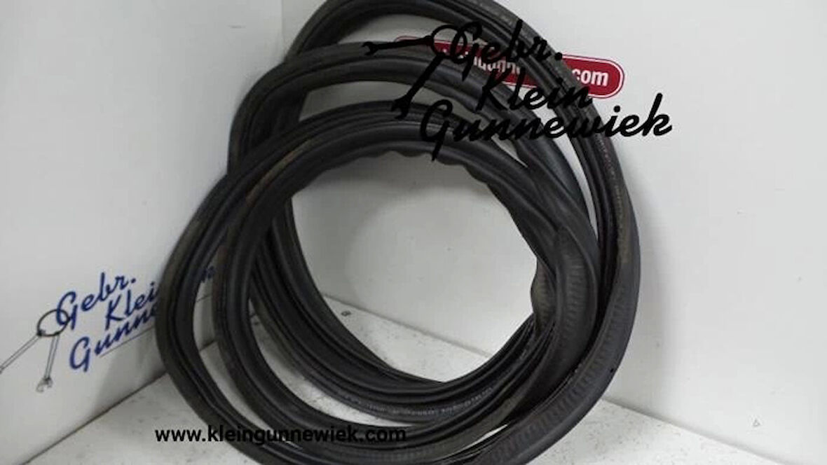 Bagaj Kapak Fıtılı Vw Kodıaq Bm 17- (Oem No: 565827705A)