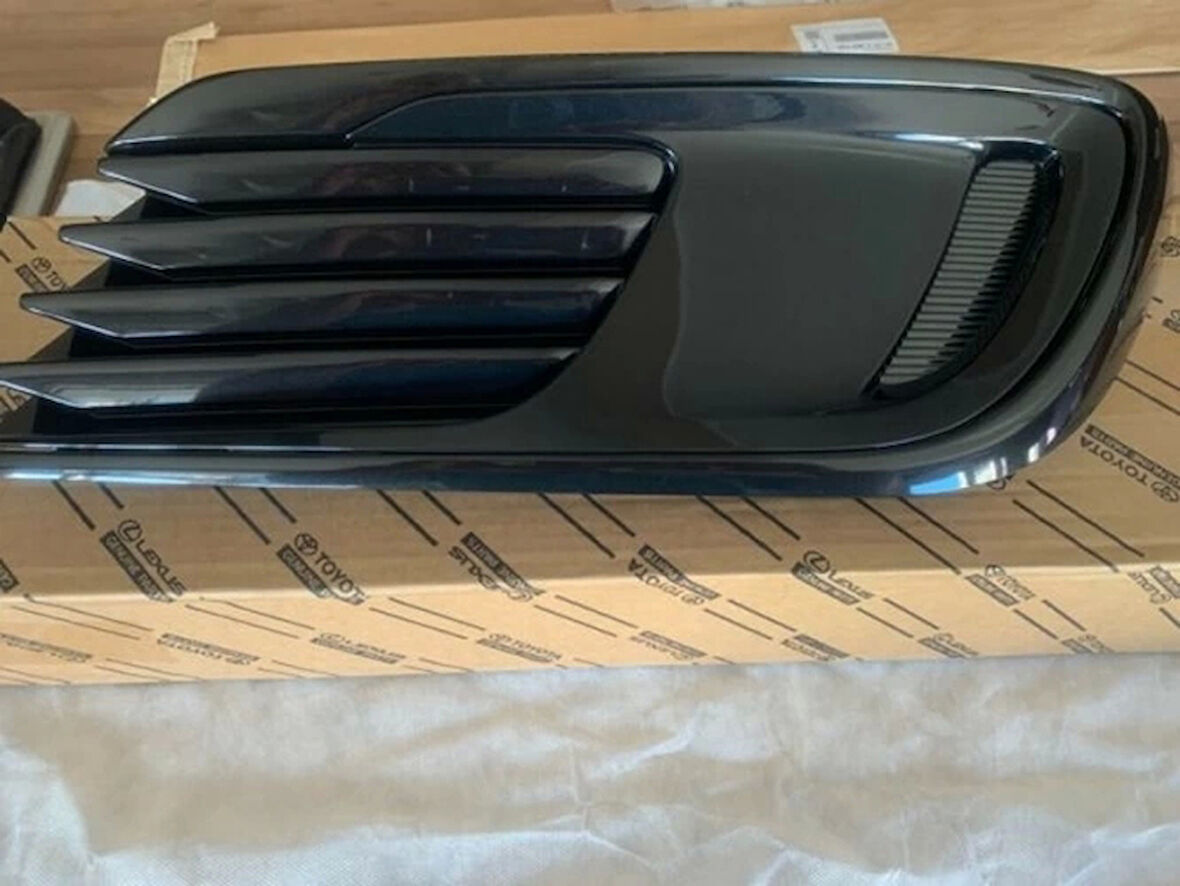 Sis Lamba Kapağı Caddy 2004-2010 (Sis Delikli) Sağ (Oem No:2K0853684A7G9) (Adet)