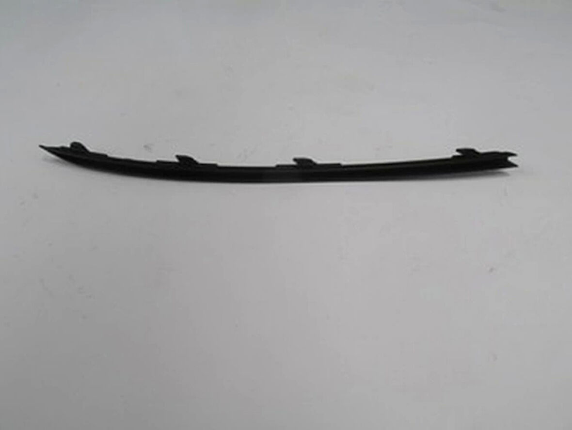 Tampon Izgara Çıtası Passat 2015 Sonrası  Ön Sağ (Oem No:3G08543229B9) (Adet)