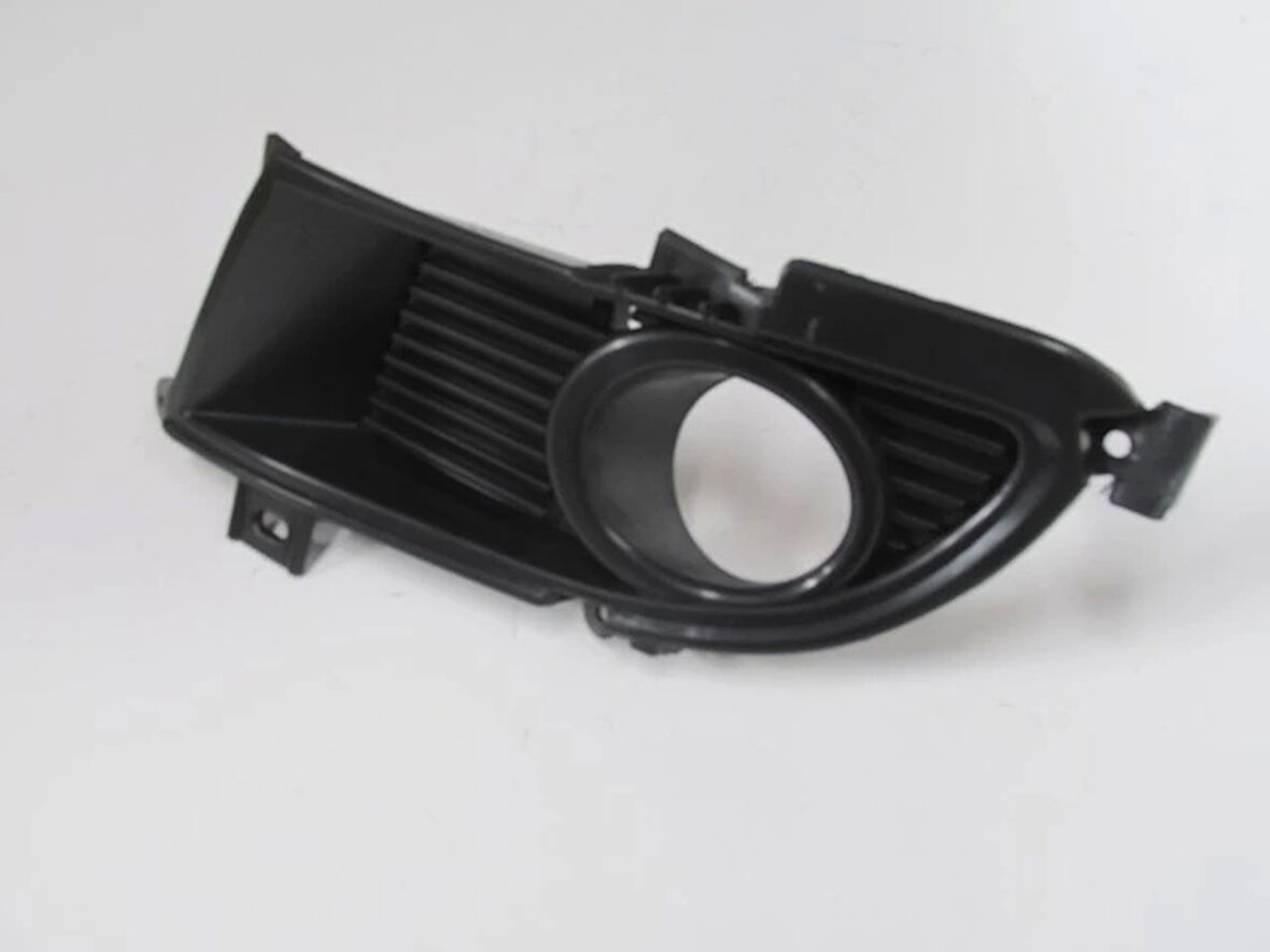 Mitsubishi Lancer- 2004-2006  Sis Lamba Kapağı Sol Sis Delikli Siyah (Fpı) (Oem No:Mn126455)