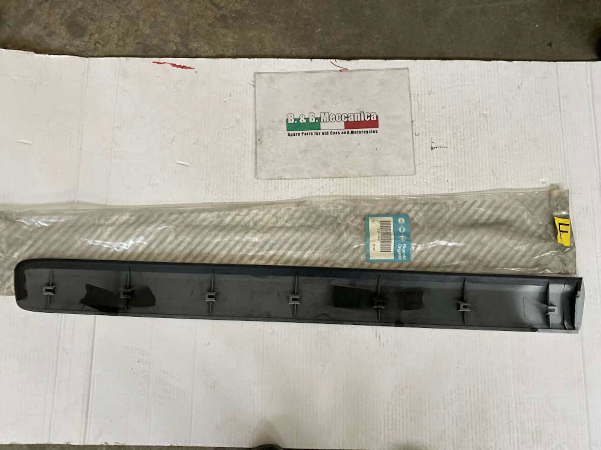 Fiat Doblo Iıı 2009- Kapı Bandı Ön Sol Klıpslı (Oem No:735416683)