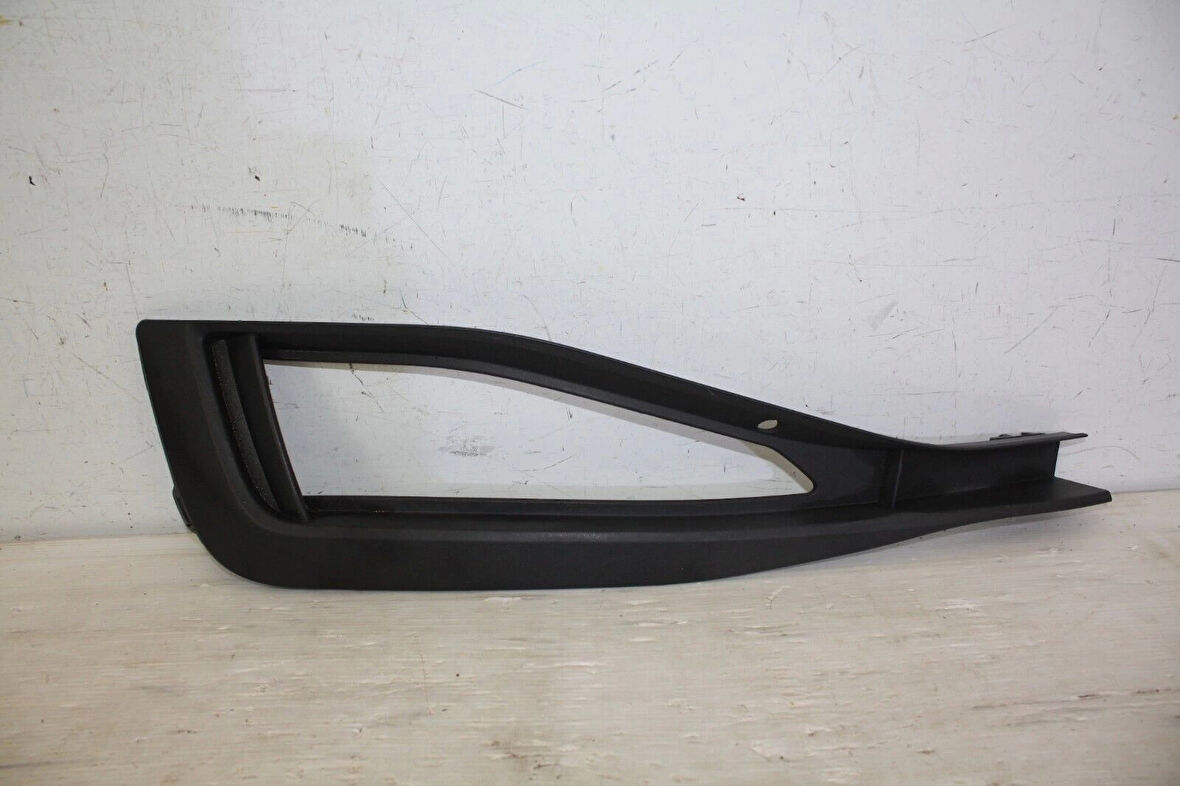 Vw Passat 2018- Sis Far Kapağı Sol Sis Far Delıklı-Parlak Sıyah (Oem No:3G0853665K)