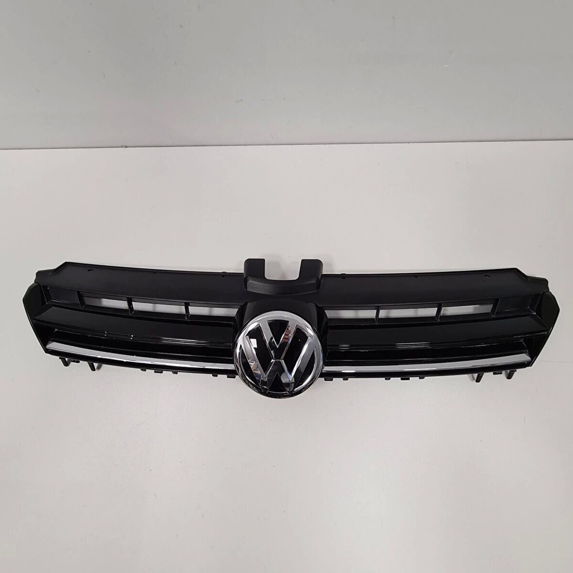 Vw Golf7 2013-2015 Panjur Ön Kromsuz (Oem No:5G0853651A)