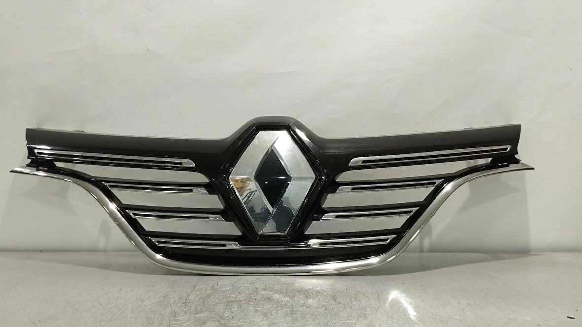 Renault Megane Iv 2015- Ön Panjur 7 Krom Çıtalı (Oem No:622568380R)