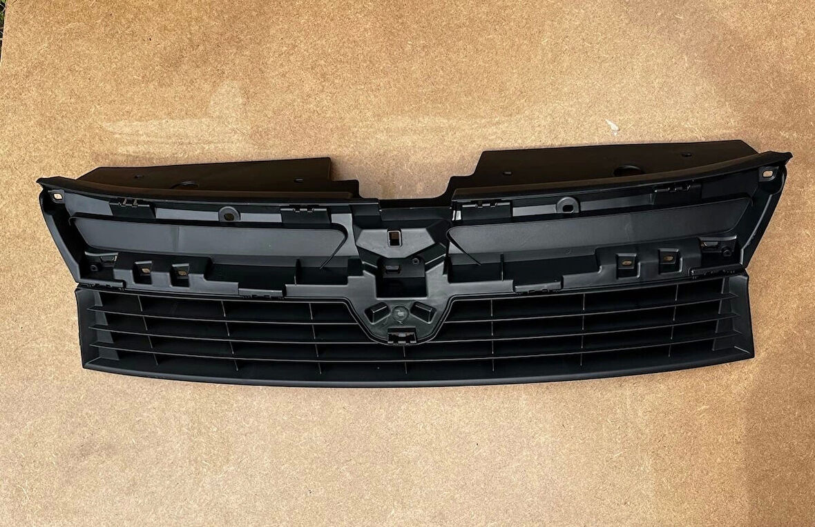 Renault Duster 2010- Ön Panjur  (Oem No:623100260R)