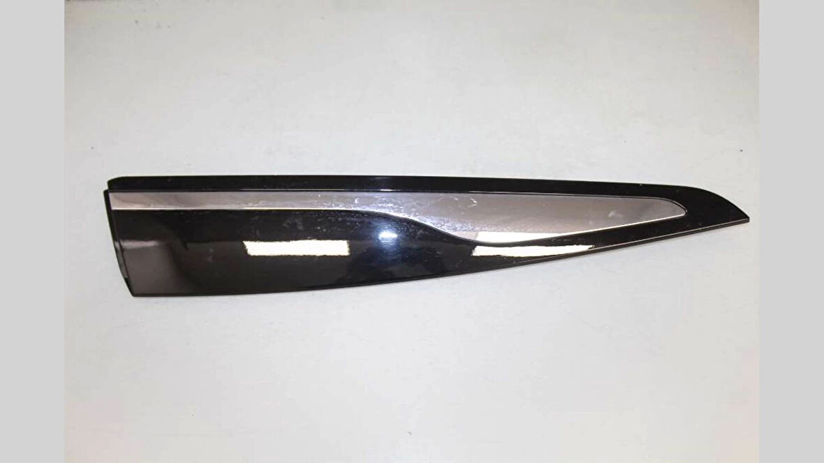 Renault Clio Iv 2012- Kapı Bandı Arka Sağ Krom Takılan (Oem No:828765910R)