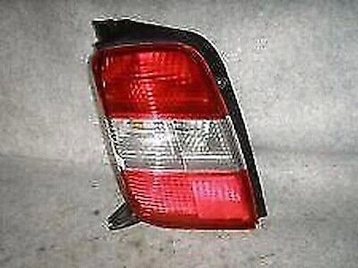 Stop Lambası Yaris  1999-2002 Duysuz Sağ (Oem No:8156052120)