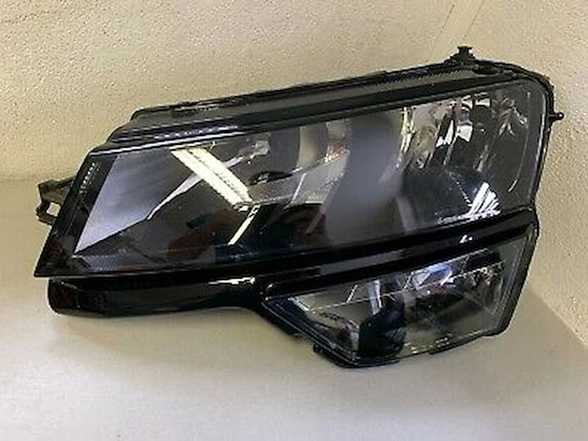 Vw Karoq 2017- Far Sol  (Oem No:57B941015A)