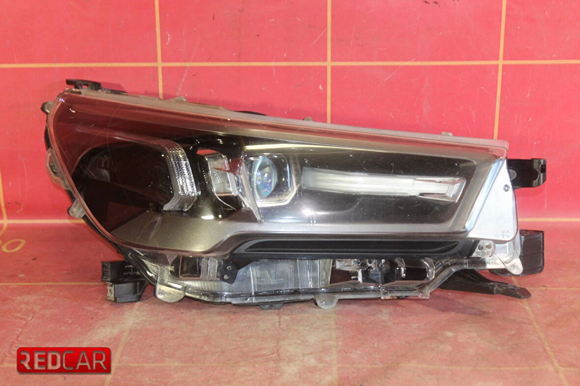 Japon Hilux (Gun125, Gun126) 2.4 D:2.8 D 2020- Far Sağ . (Oem No:81110Yp082)