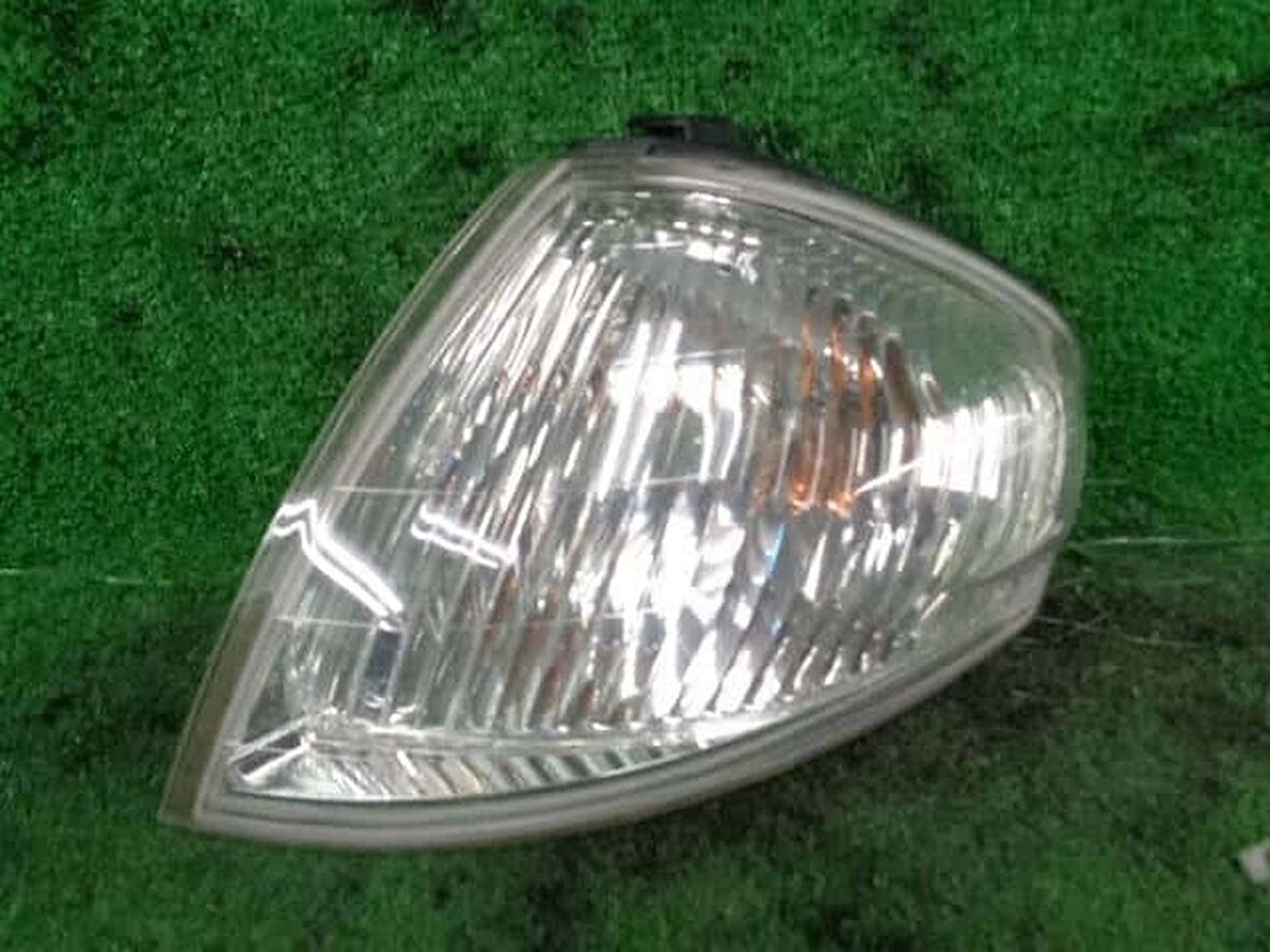 Japon Famılıa/Practıca Benzin/Dizel 1999-2002 Sinyal Lambası Sol H4/W5W (Duy+Ampul) (Oem No:B25D51070B)